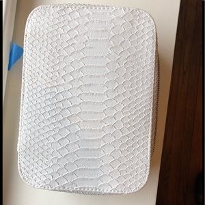 Trish McEvoy’s Medium Makeup Planner